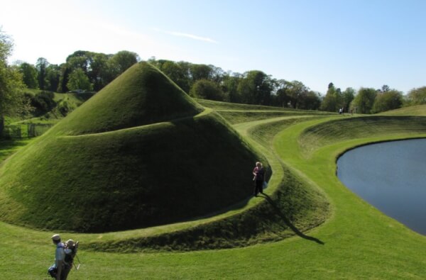 The Garden of Cosmic Speculation (Holywood)